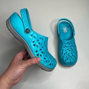 Stylish Blue Women's Clogs